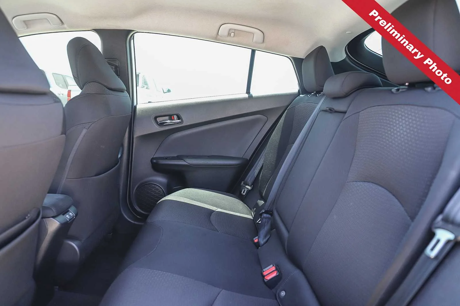 Used 2020 Super White Toyota LE image 13