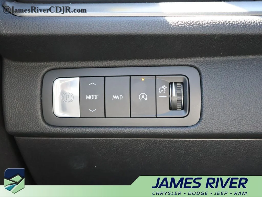Used 2026 Gray Chevrolet LT image 32