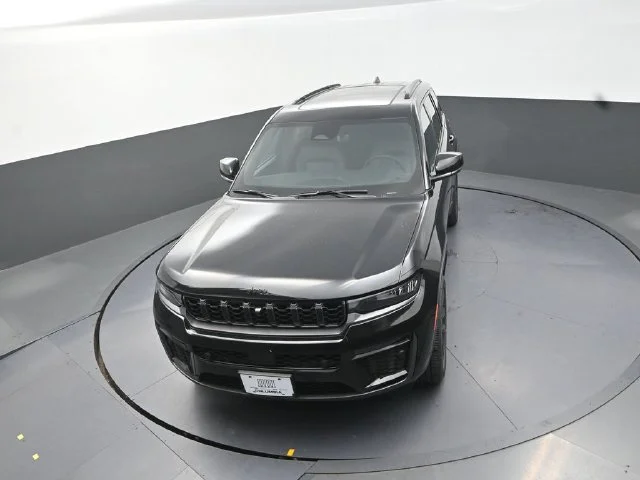 New 2026 Diamond Black Crystal Pearl-Coat Exterior Paint Jeep  image 11