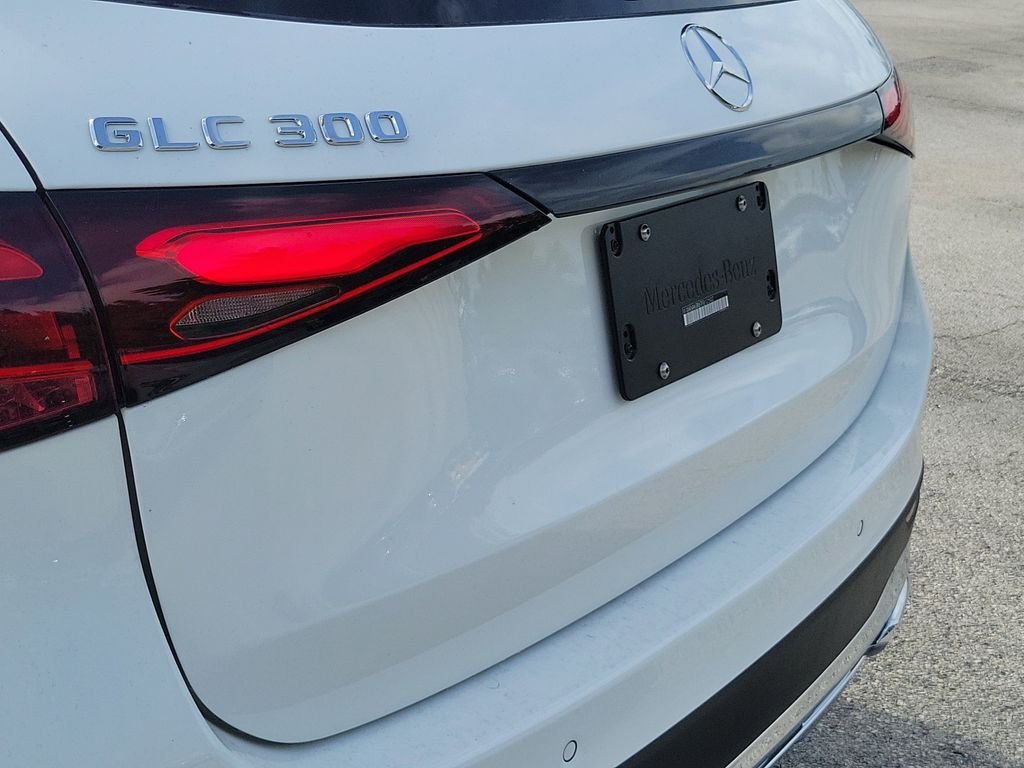 New 2026 White Mercedes-Benz GLC 300 image 7