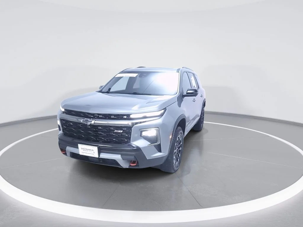 Used 2025 Gray Chevrolet Z71 image 4