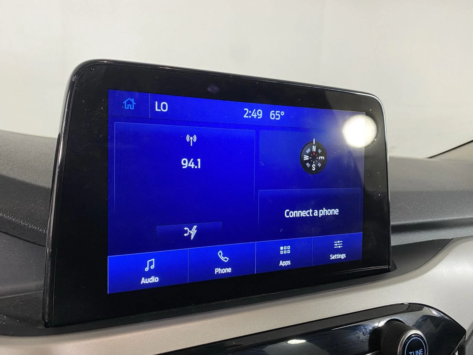 Used 2022 Oxford White Ford SE Hybrid image 11