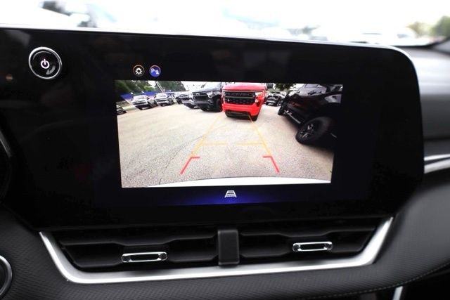 Used 2025 White Chevrolet LT image 4