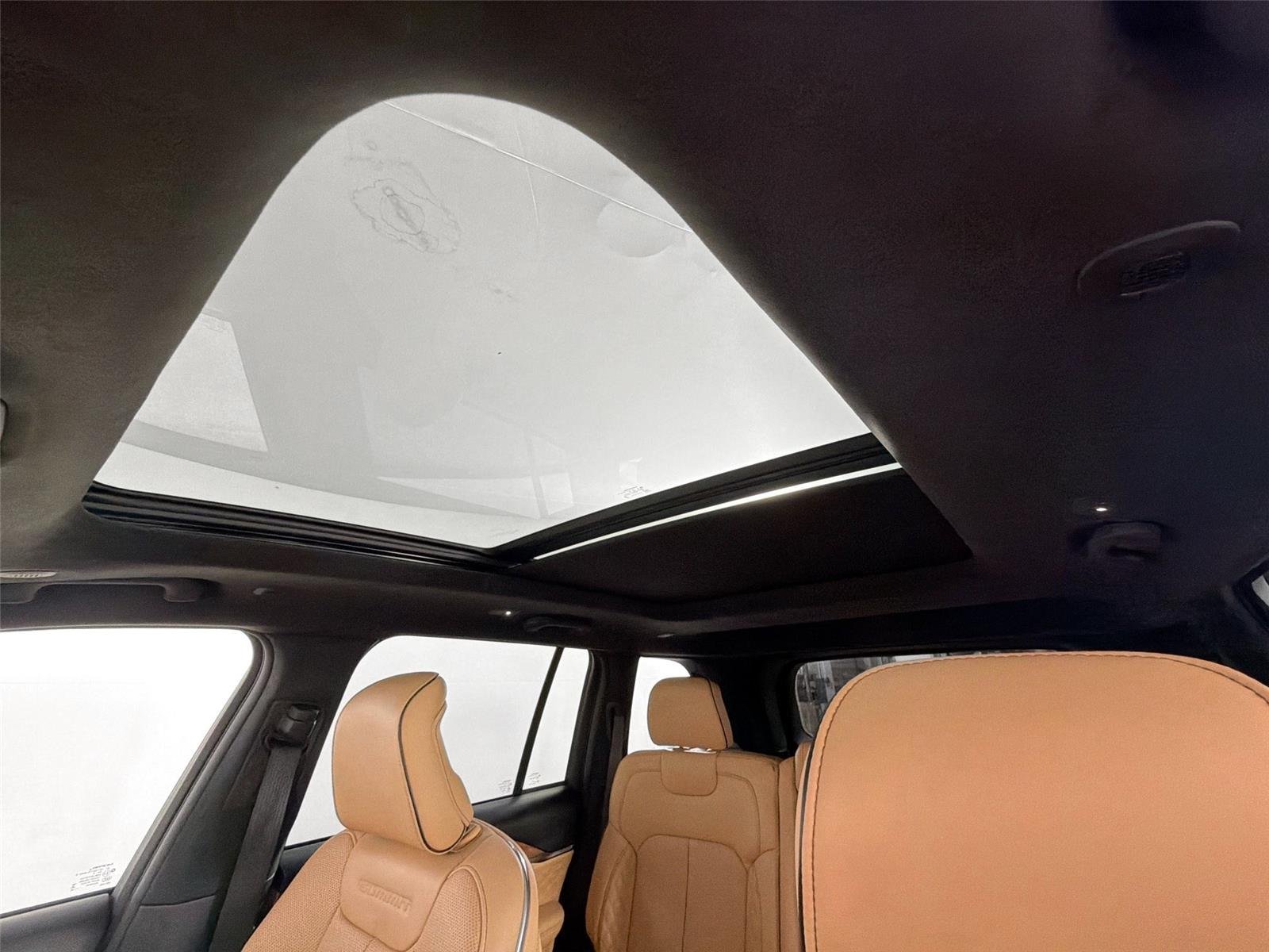 Used 2025 Velvet Red Pearlcoat Jeep Summit Reserve image 32