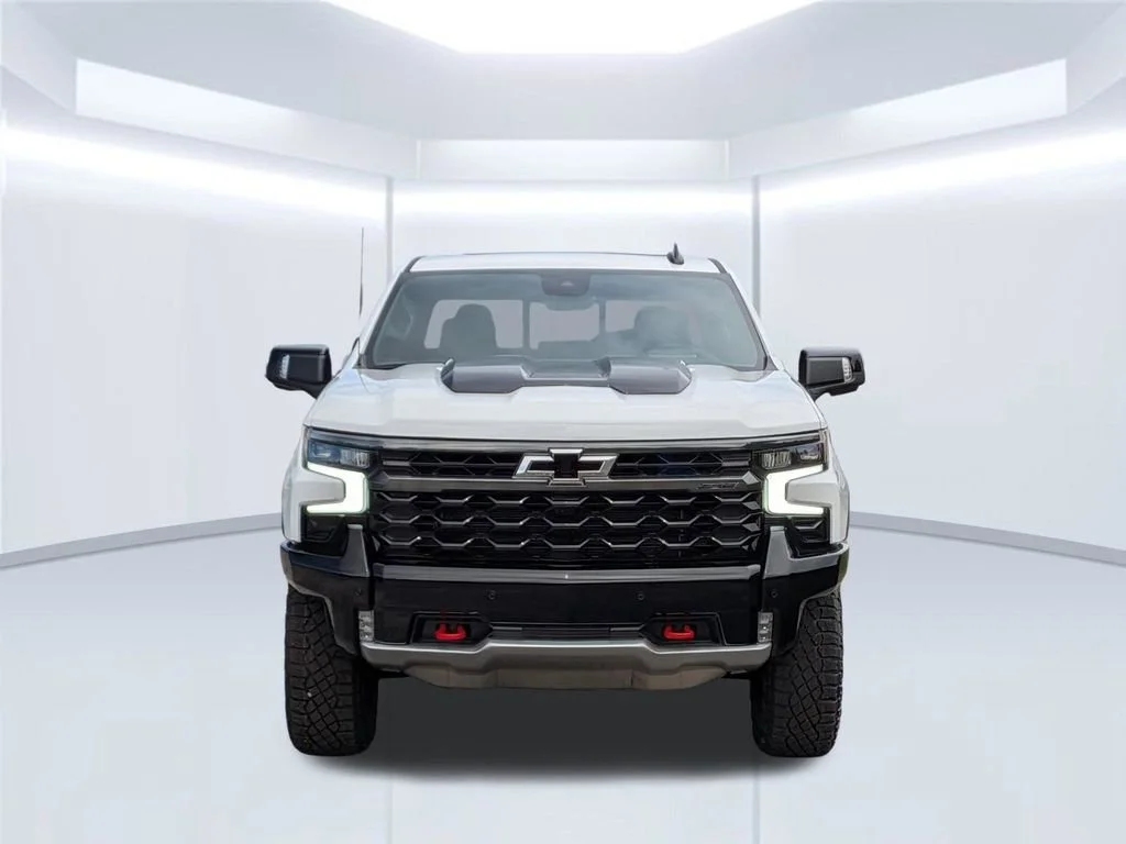 New 2026 Summit White Chevrolet ZR2 image 10