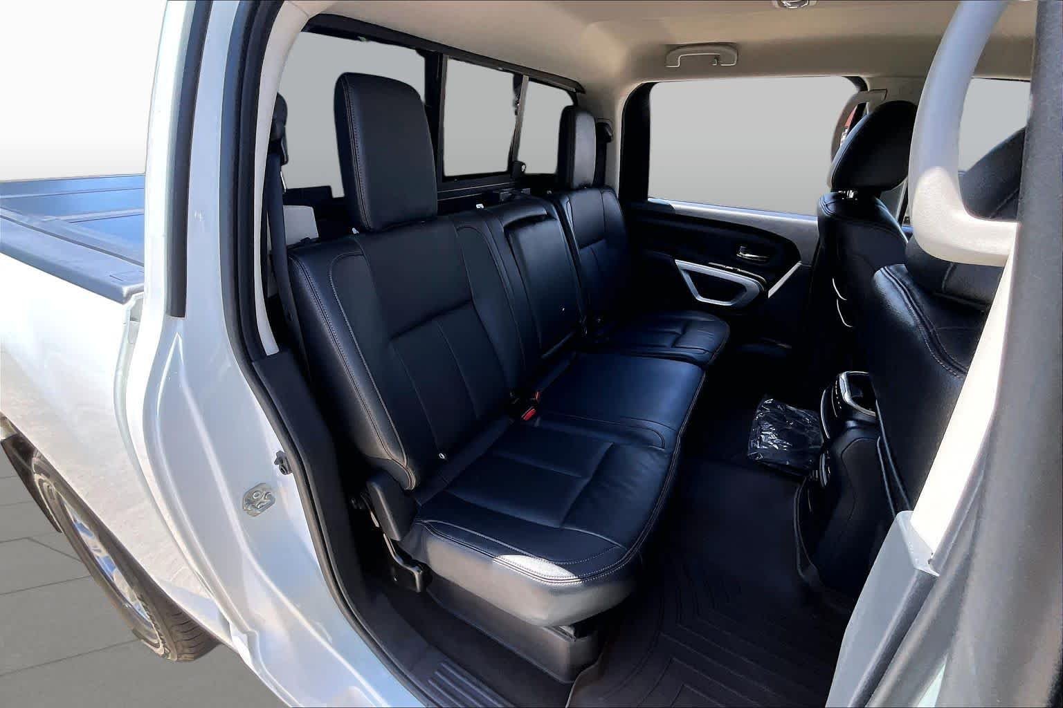Used 2018 Glacier White Nissan SV image 20
