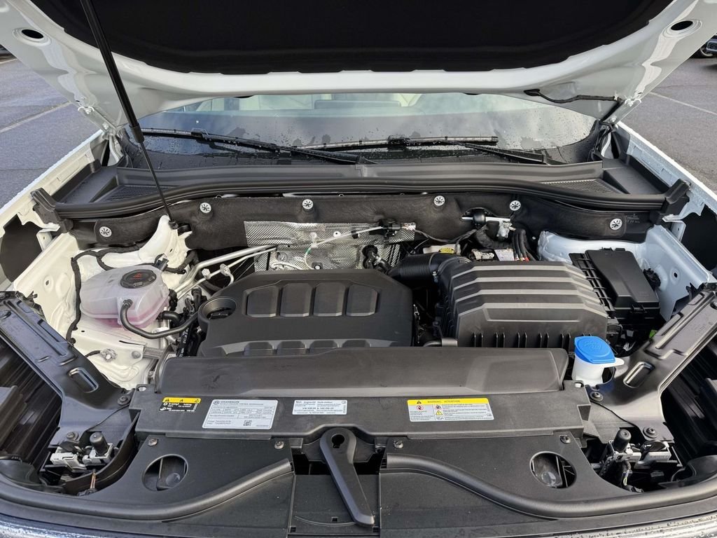 New 2026 White Volkswagen 2.0T SE w/Technology image 13
