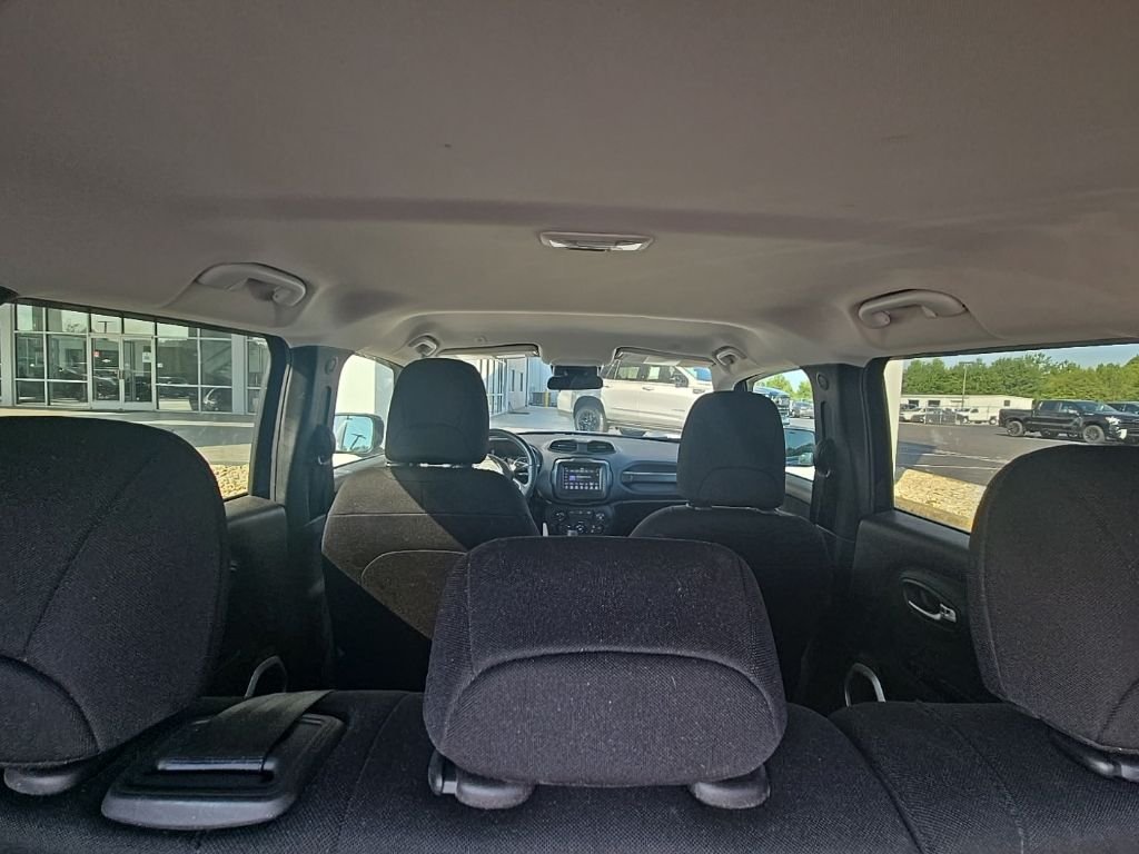 Used 2018 Blue Jeep Latitude image 13