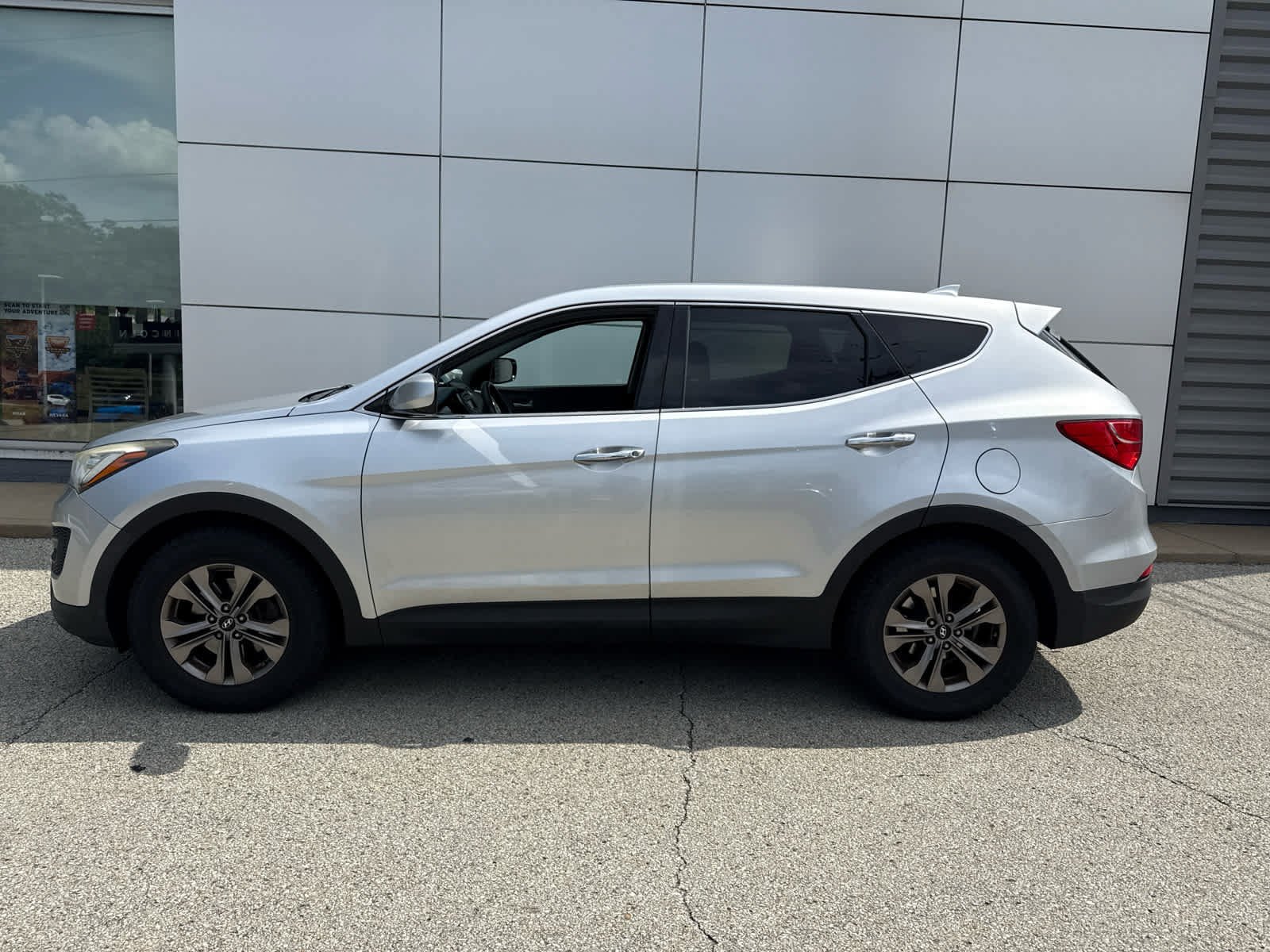 Used 2015 Sparkling Silver Hyundai  image 5
