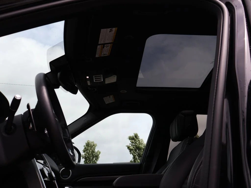 2025 Land Rover Discovery Metropolitan Edition - Photo 38