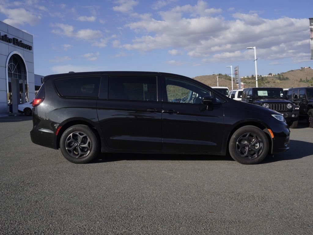 Used 2022 Chrysler Pacifica Hybrid Touring L with VIN 2C4RC1L72NR207645 for sale in Lake Elsinore, CA