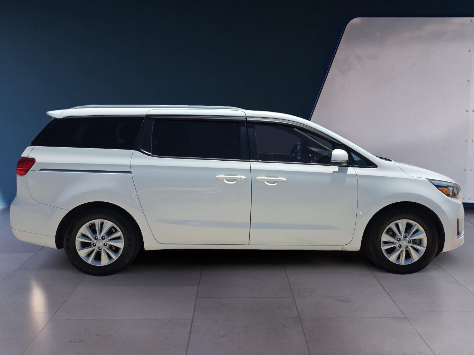 2016 Kia Sedona LX - Photo 6