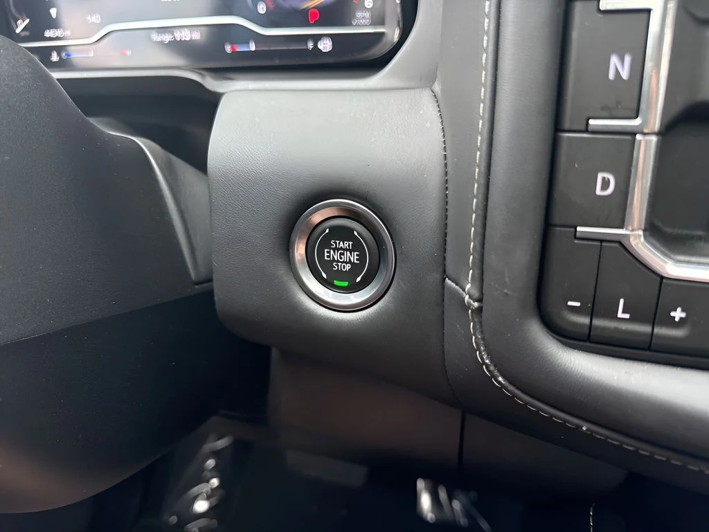 Used 2023 White GMC Denali Ultimate image 35