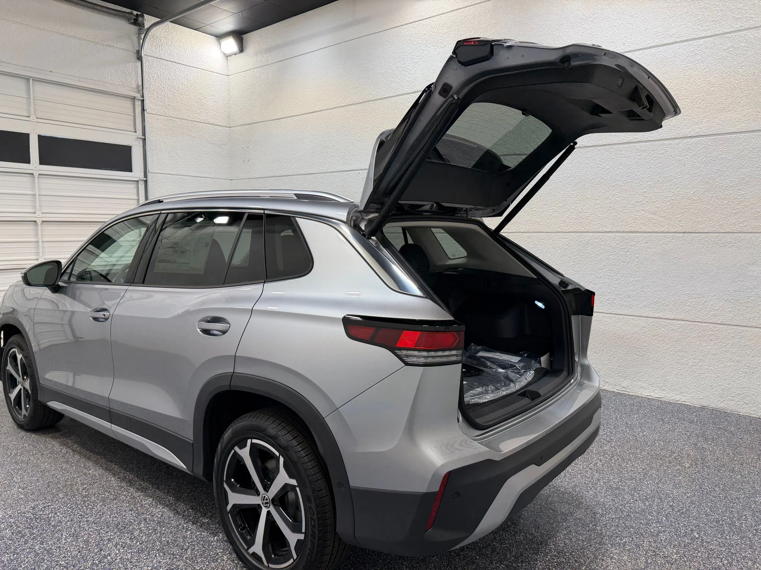 New 2026 Silver Volkswagen SE image 24