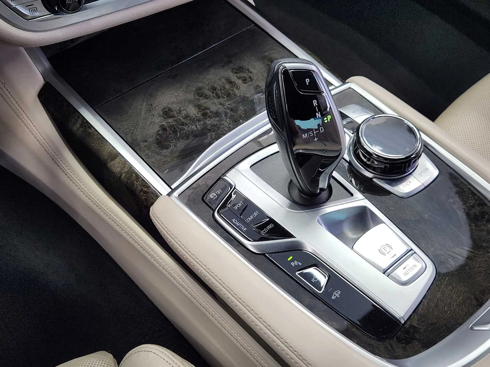 Used 2022 Black Sapphire Metallic BMW 750i xDrive image 18