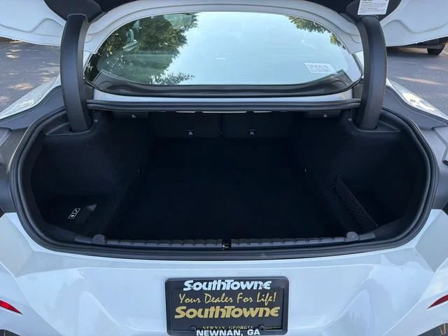 Used 2019 White BMW xDrive image 17