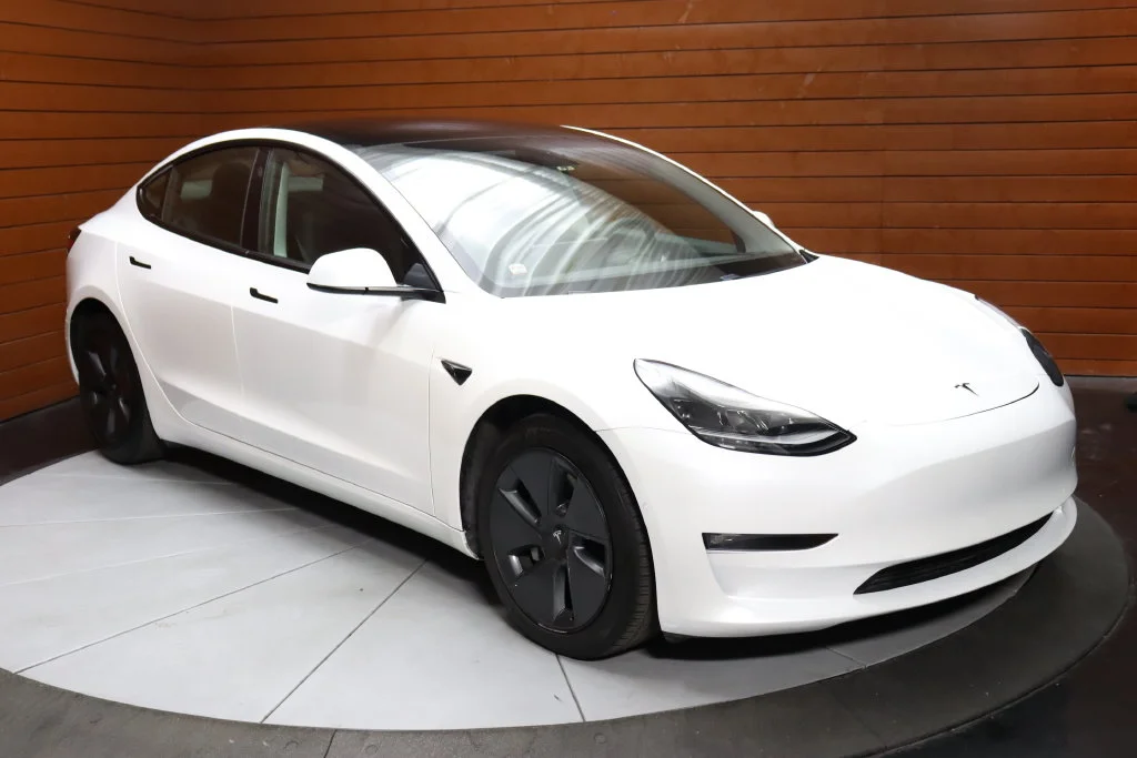 Used 2022 Pearl White Multi-Coat Tesla Long Range image 24