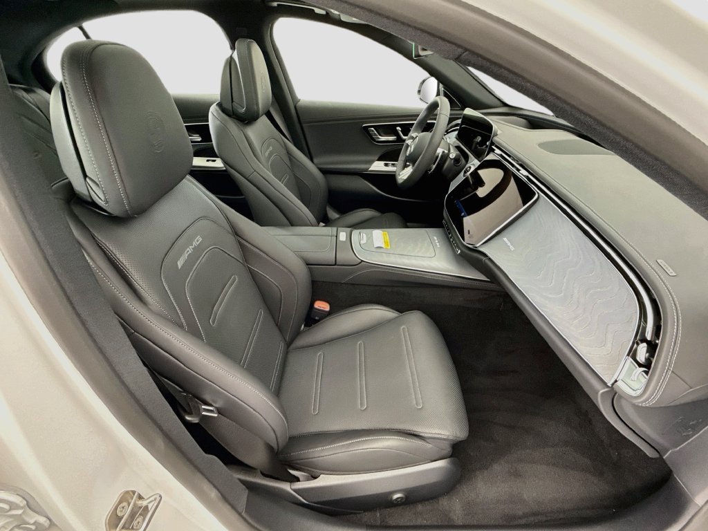 New 2027 MANUFAKTUR Moonlight White Magno Mercedes-Benz E 53 AMG® image 20