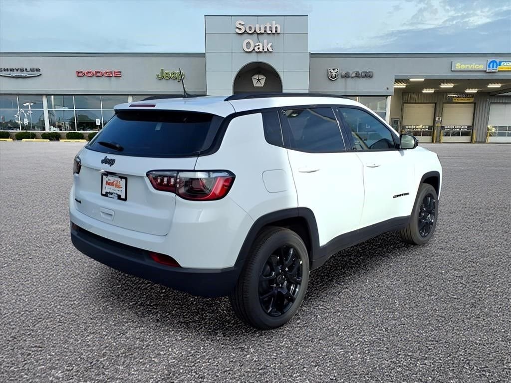 New 2026 Bright White Clearcoat Jeep Latitude image 3
