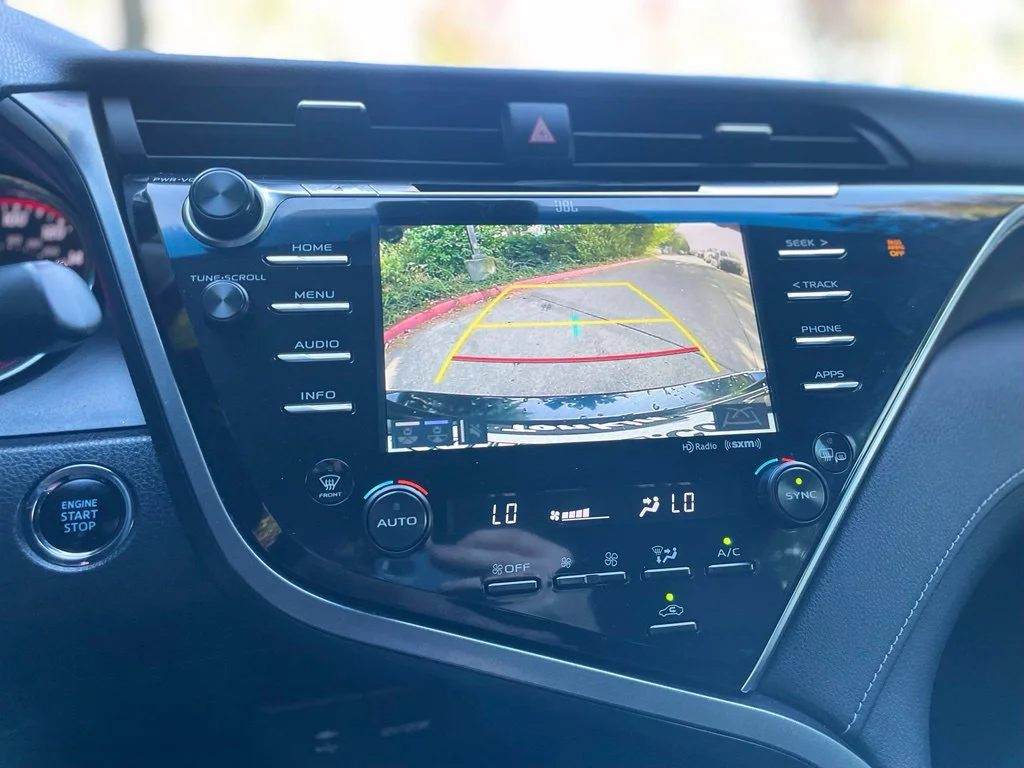 Used 2018 Aqua Toyota XSE V6 image 16