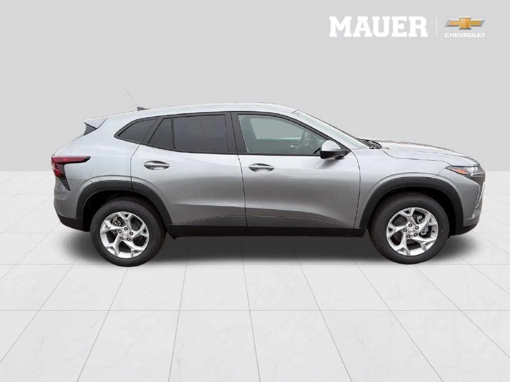 2026 Chevrolet Trax LS - Photo 8