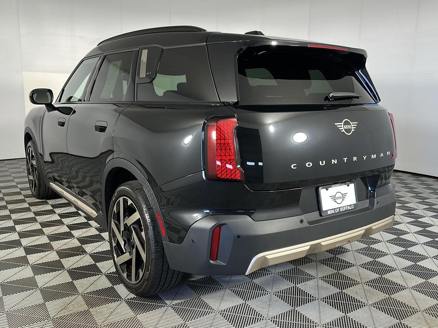 Used 2025 Midnight Black II Metallic MINI S image 21
