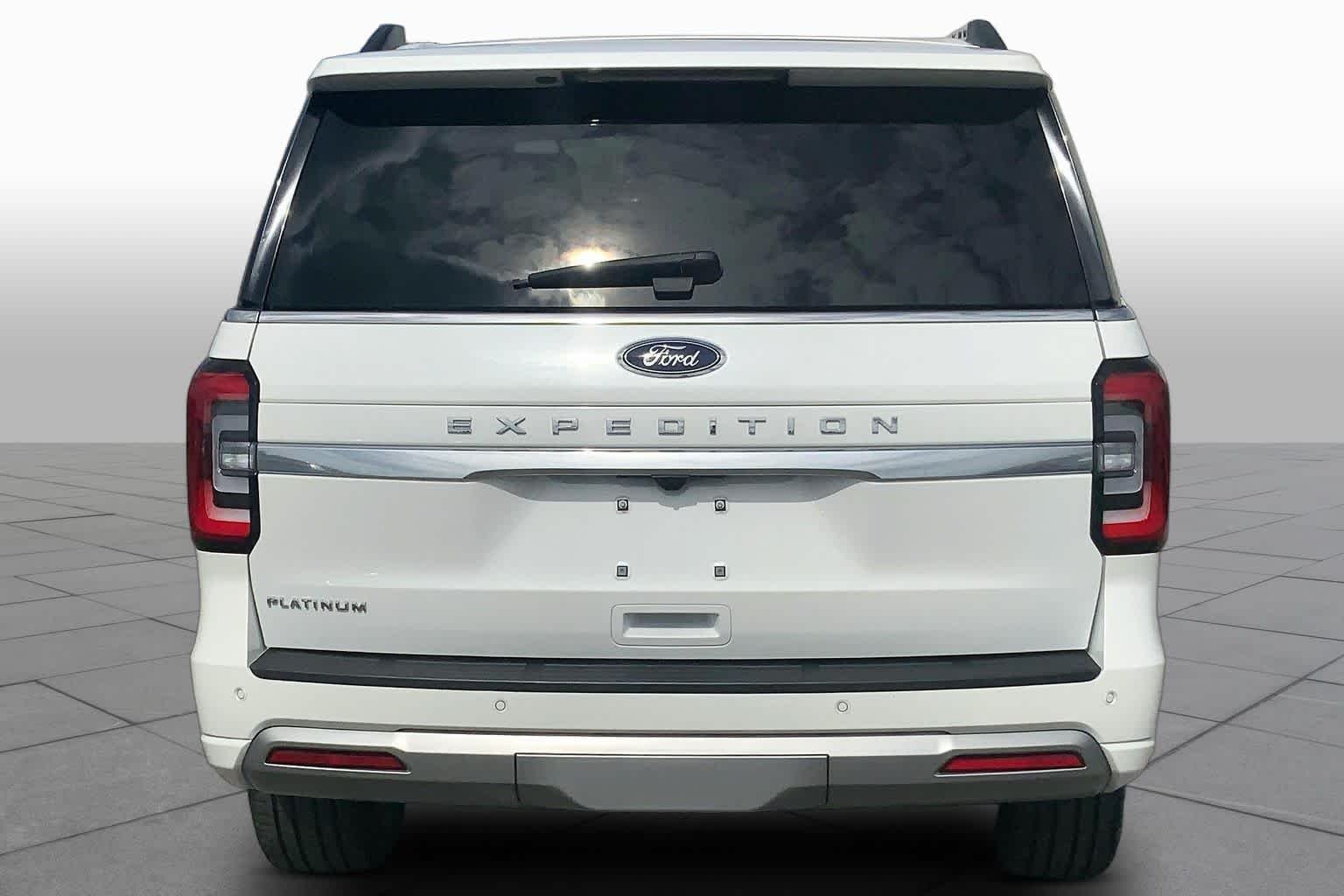 Used 2024 Star White Ford Platinum image 5