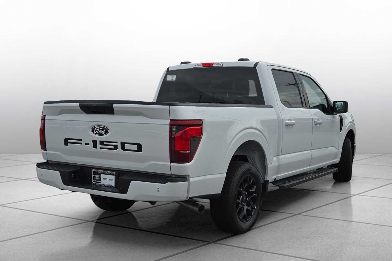 New 2026 Oxford White Ford XLT image 14