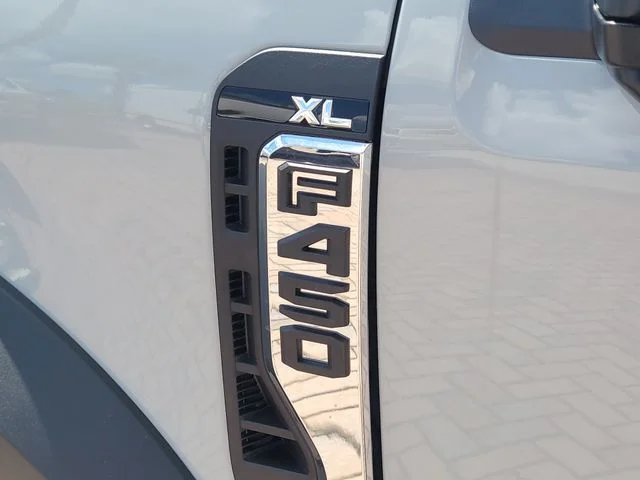 New 2026 Avalanche Ford XL image 9