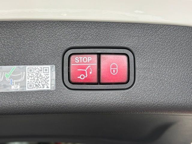 New 2026 Polar White Mercedes-Benz GLC 300 image 72