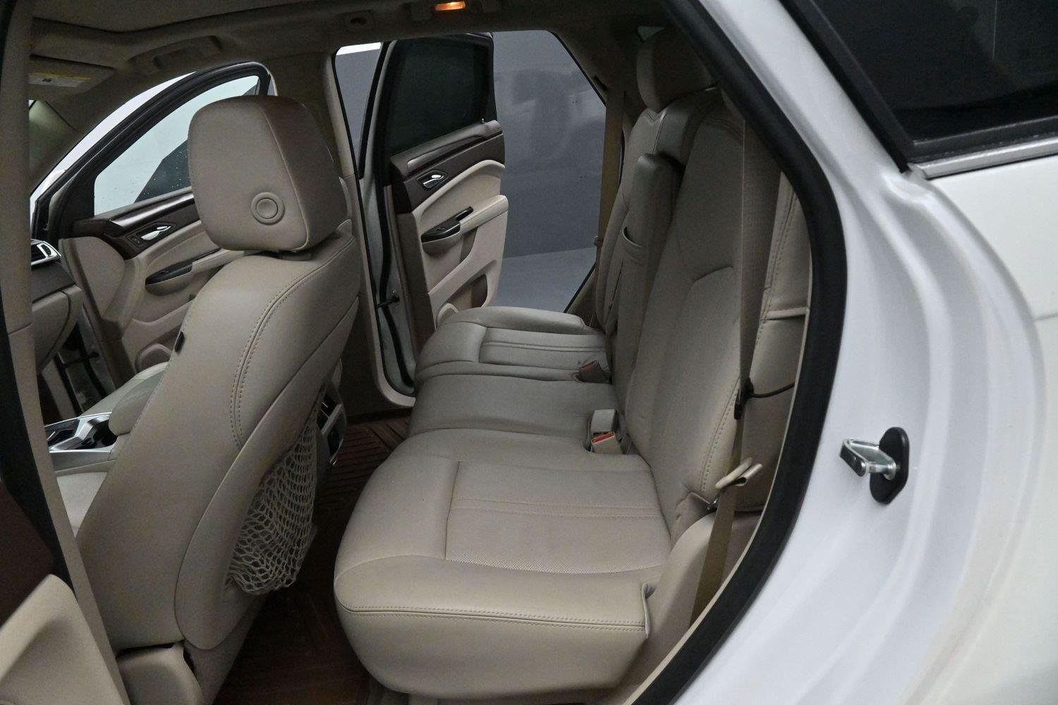 Used 2014 Platinum Ice Tricoat Cadillac Luxury Collection image 28