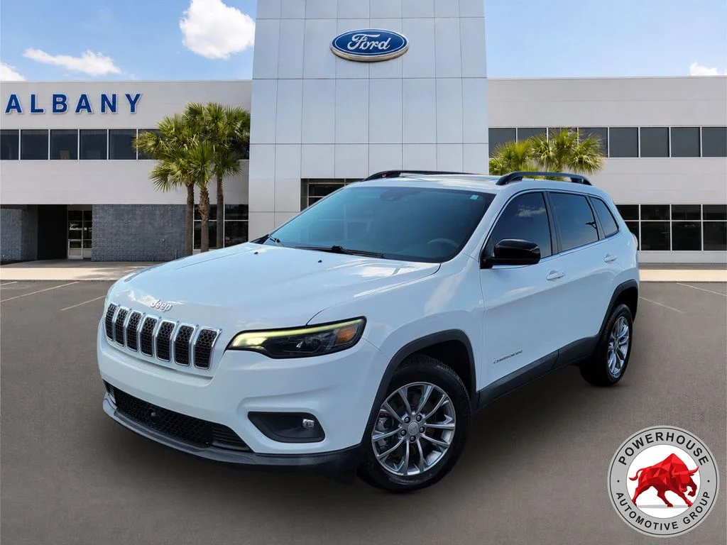Used 2022 White Jeep Latitude Lux image 1
