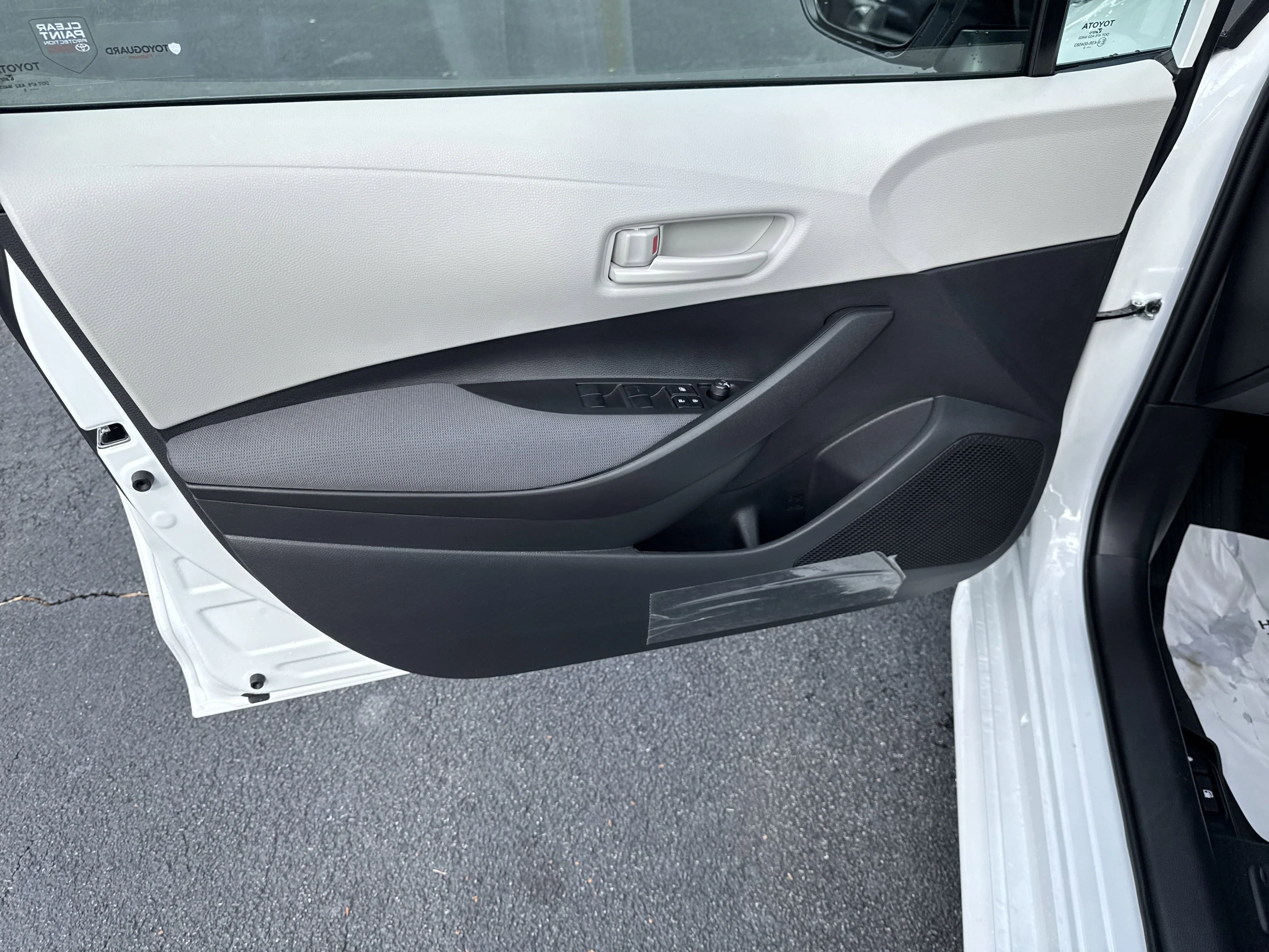 Used 2025  Toyota  image 22