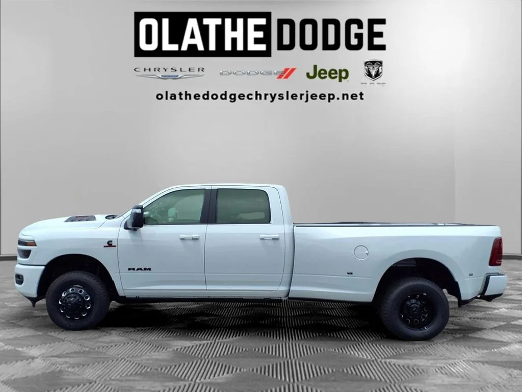 New 2026 Bright White Clear-Coat Exterior Paint RAM Laramie image 22