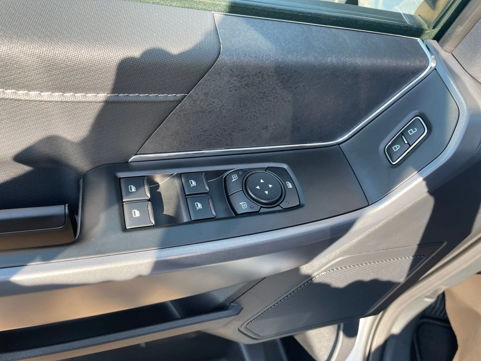 New 2026 Oxford White Ford XLT image 17