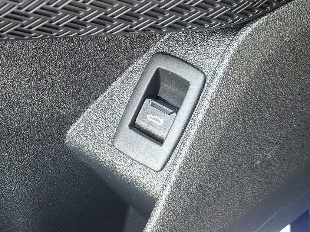 Certified Used 2026 Portimao Blue Metallic BMW xDrive28i image 27