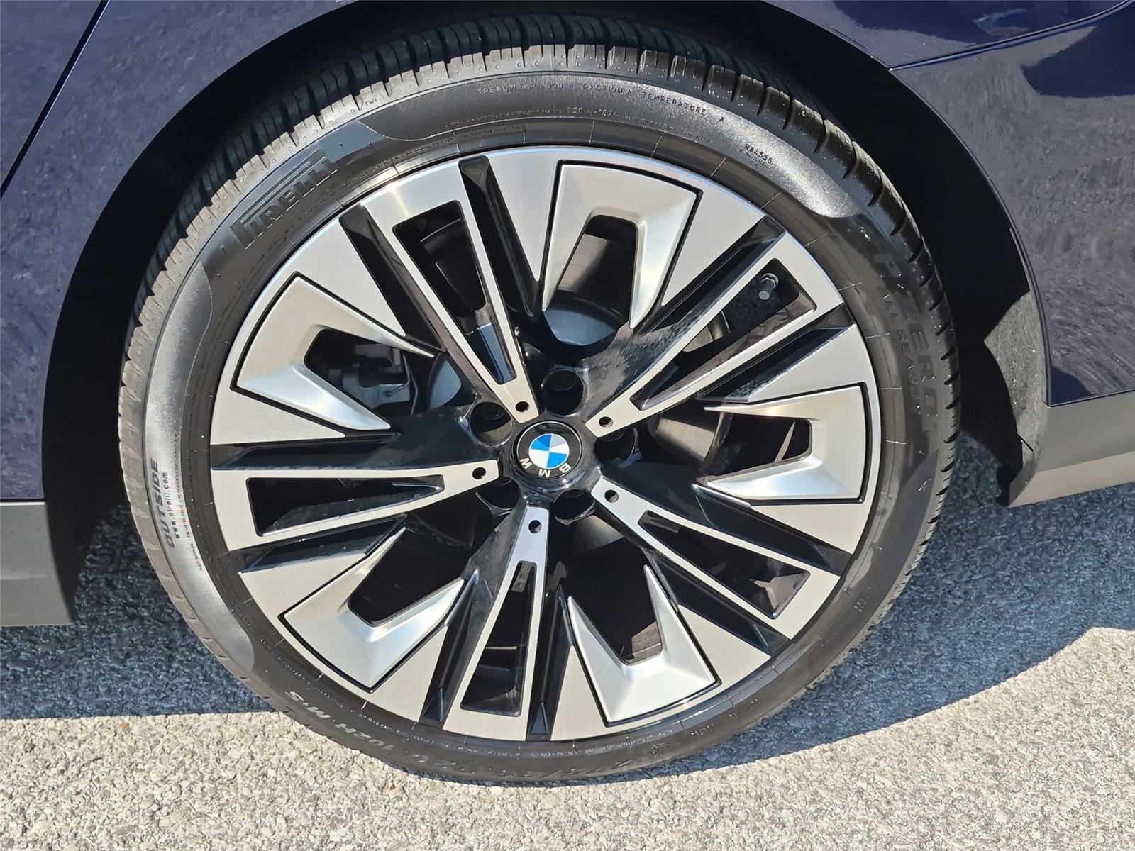 Used 2026 Tanzanite Blue II Metallic BMW 530i xDrive image 11