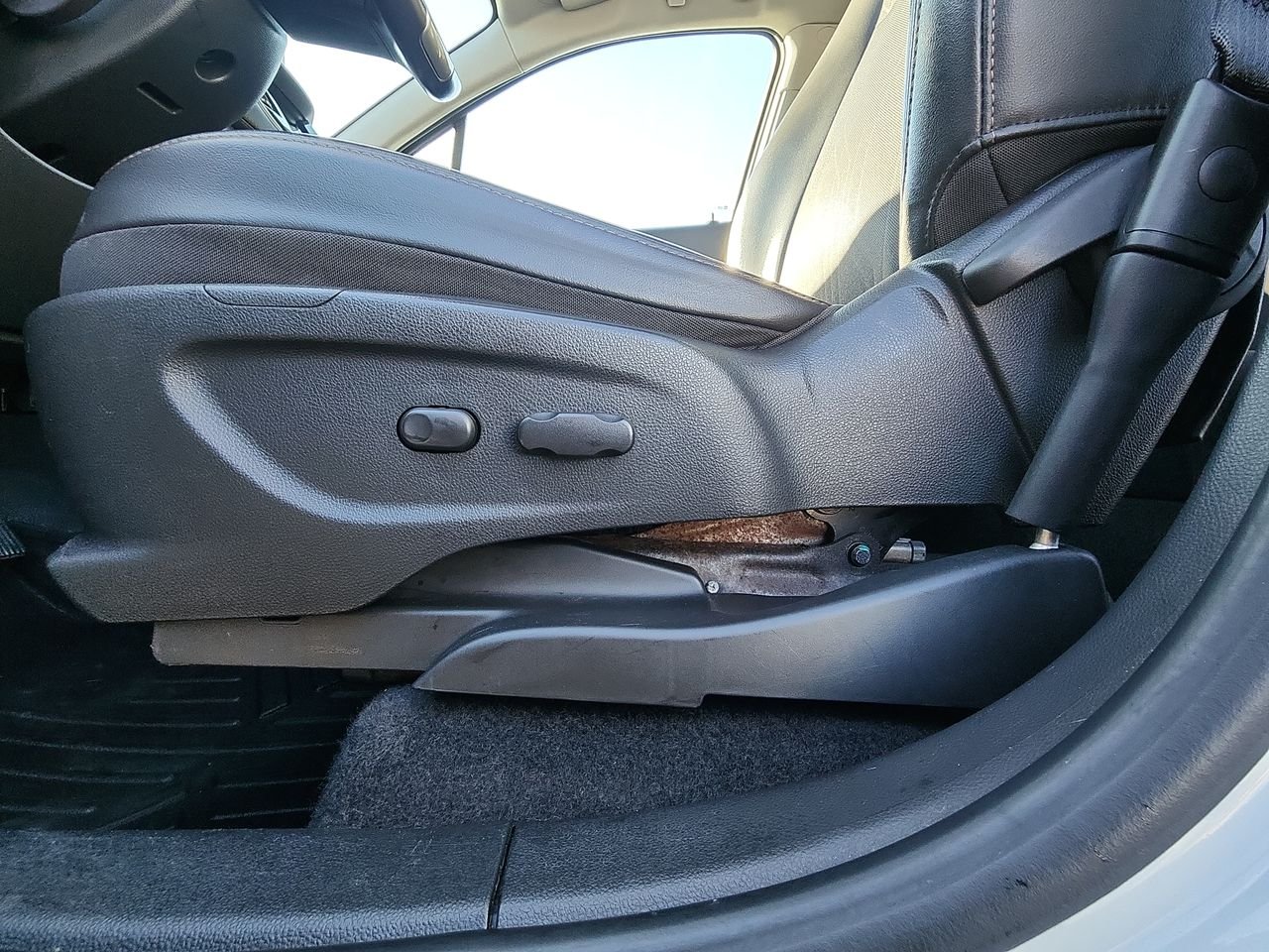 Used 2018 SUMMIT WHITE Chevrolet LT image 12