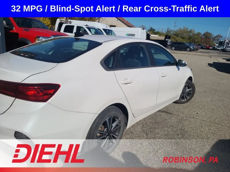 Used 2023 White Kia LXS image 7