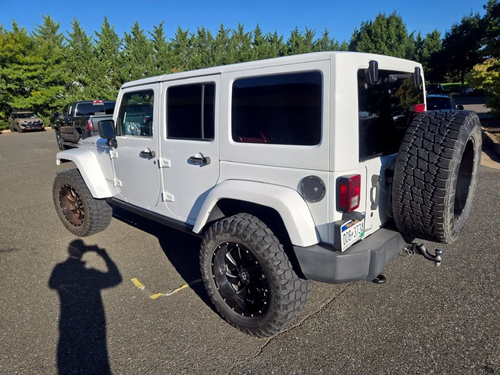 Used 2015 White Jeep Unlimited Rubicon image 5