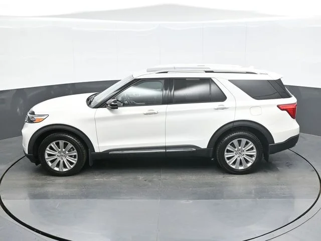 Used 2021 White Ford Limited image 12