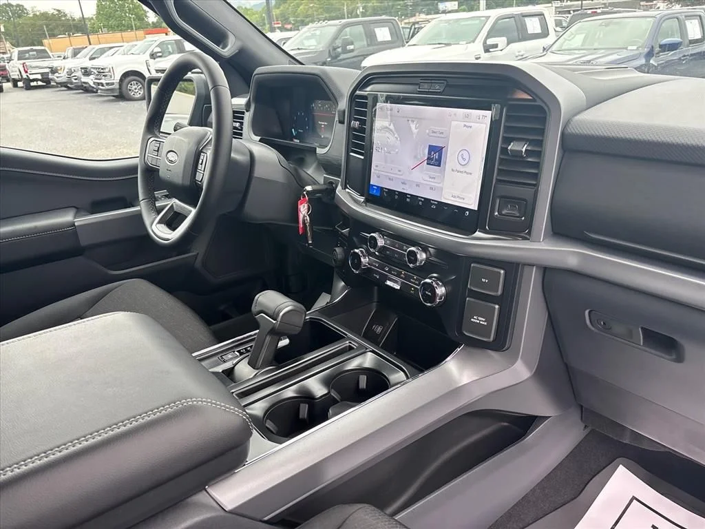 New 2026 Agate Black Metallic Ford XLT image 13