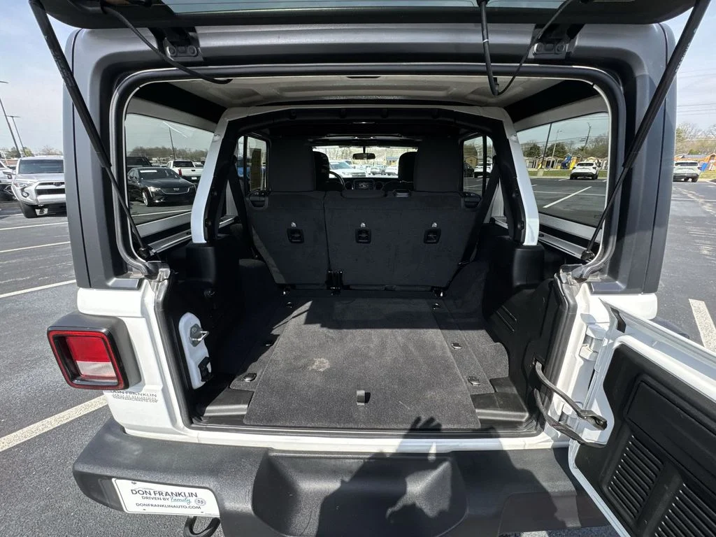 Used 2020 White Jeep Unlimited Sport Altitude image 23