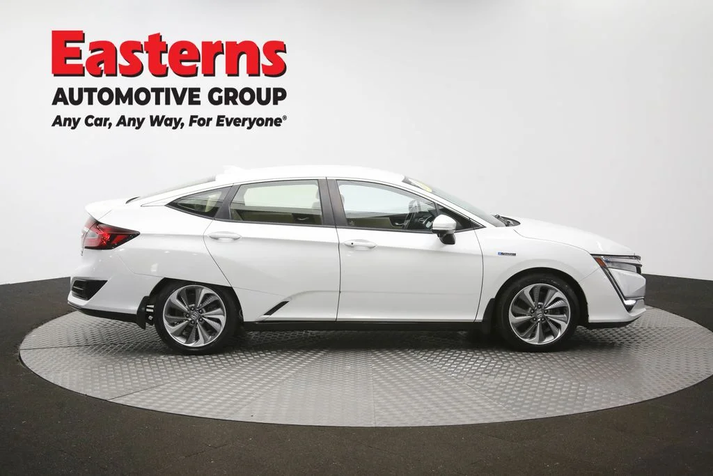 Used 2018 White Honda Touring image 43