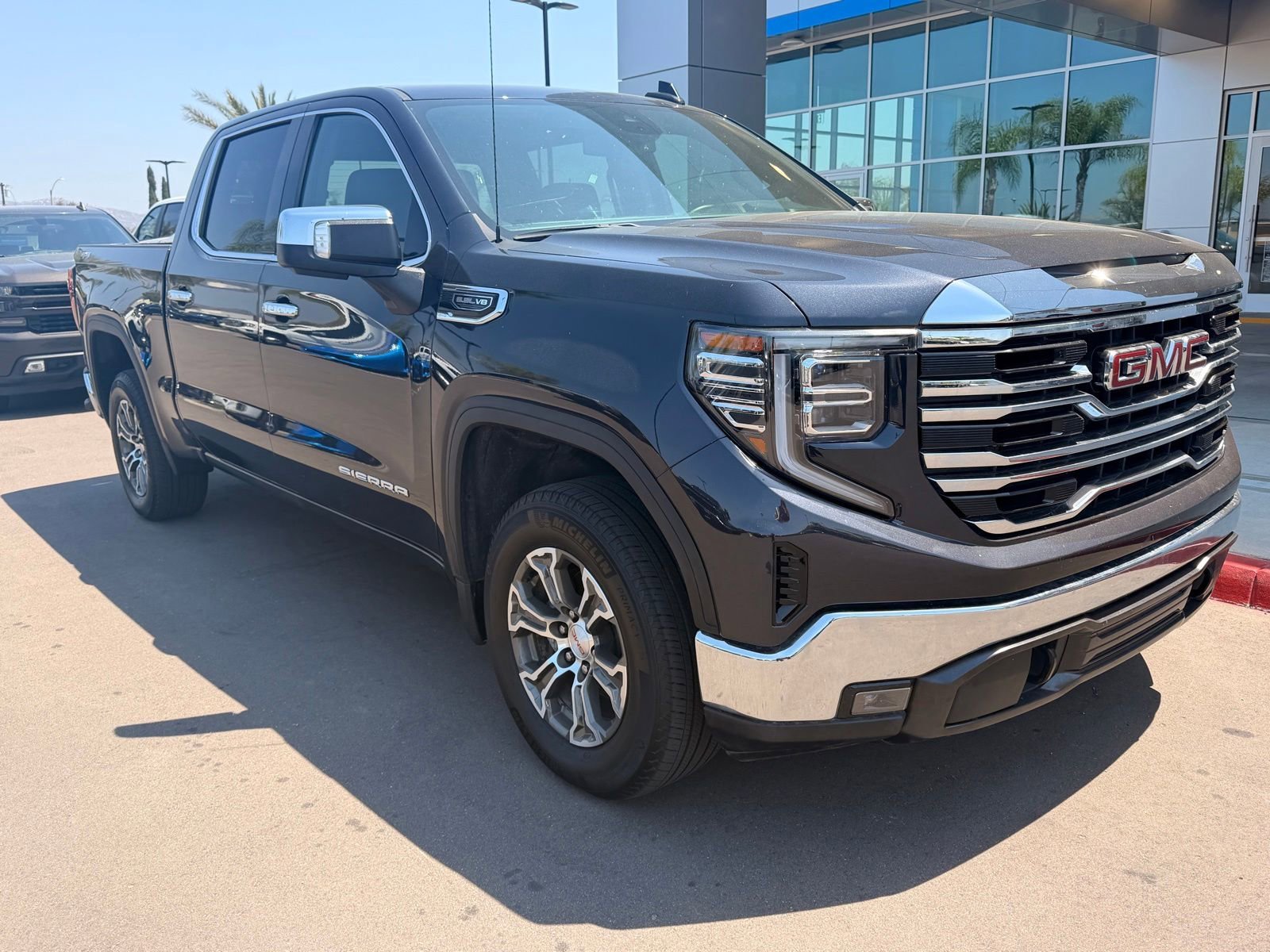 2025 GMC Sierra 4WD Crew Cab Short Box SLT's photo