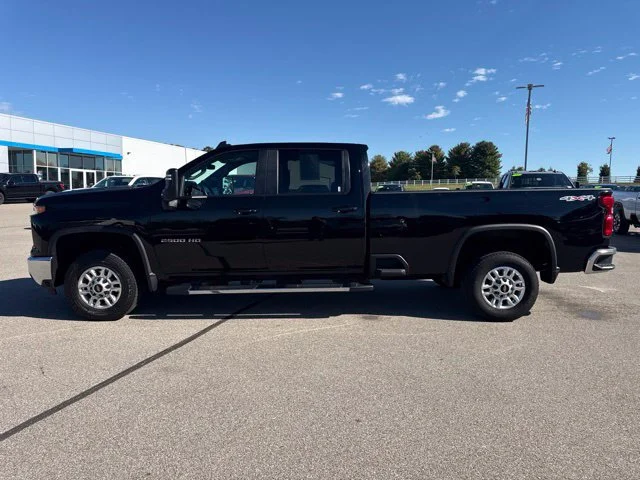 Used 2025 Black Chevrolet LT image 7