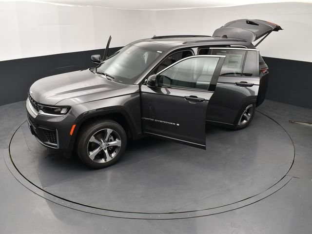 New 2026 Baltic Gray Metallic Clear-Coat Exterior Paint Jeep Limited image 27