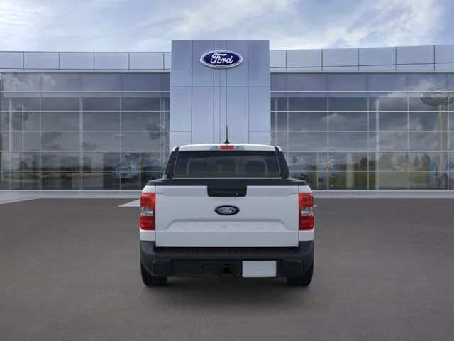 Used 2026 White Metallic Ford XLT image 5