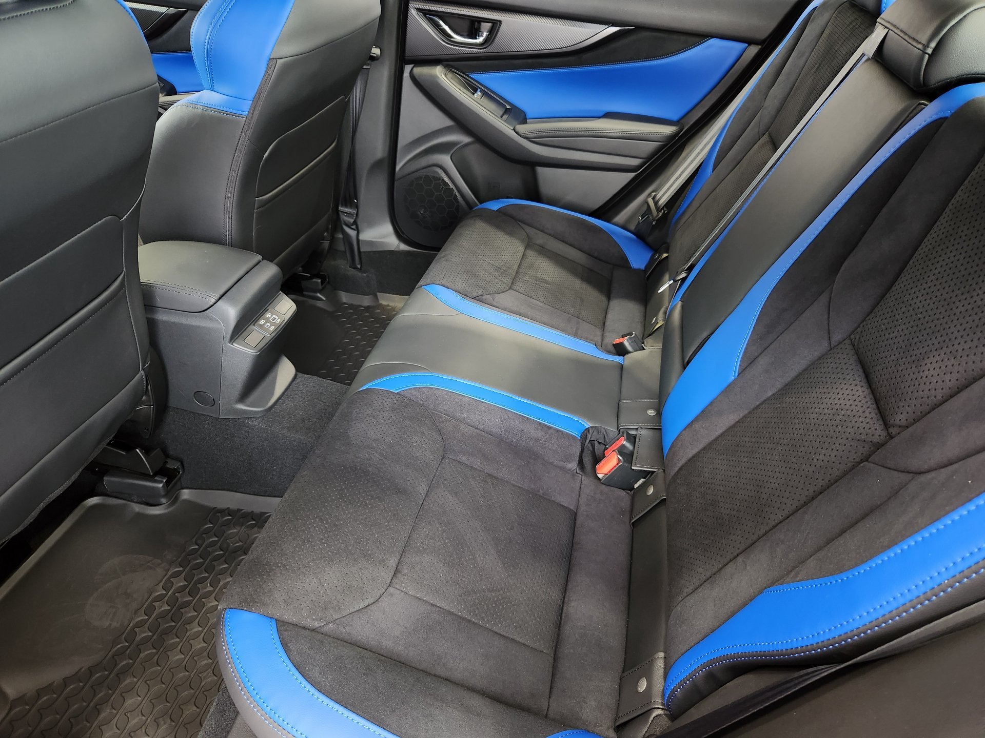 2026 Subaru WRX tS - Photo 18