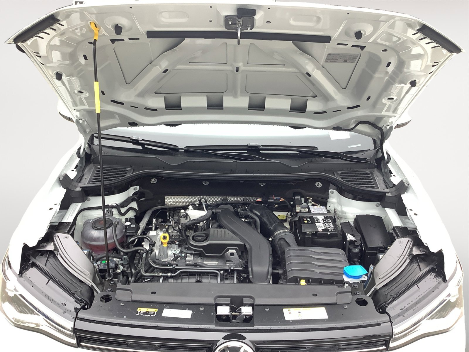 New 2026 Pure White Volkswagen SE image 11